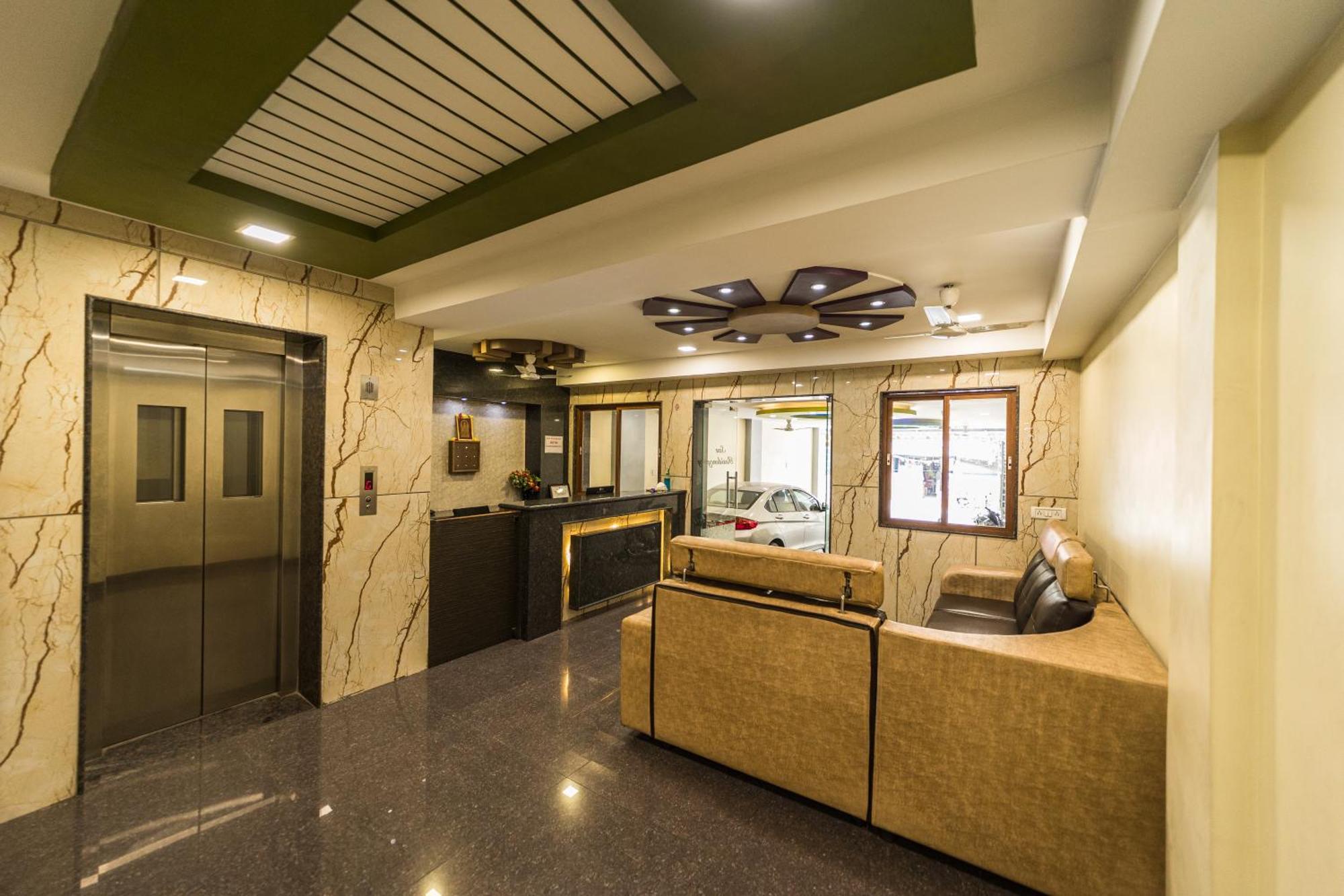 Sau Residency Hotel Kanchipuram Exterior photo